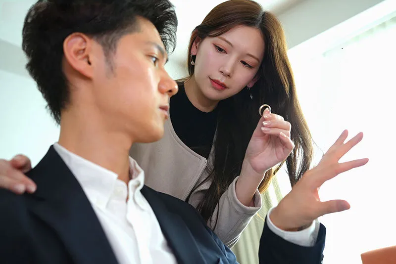 Đến tháng mà em vẫn thèm chim nên dùng tạm miệng với tay thỏa mãn
